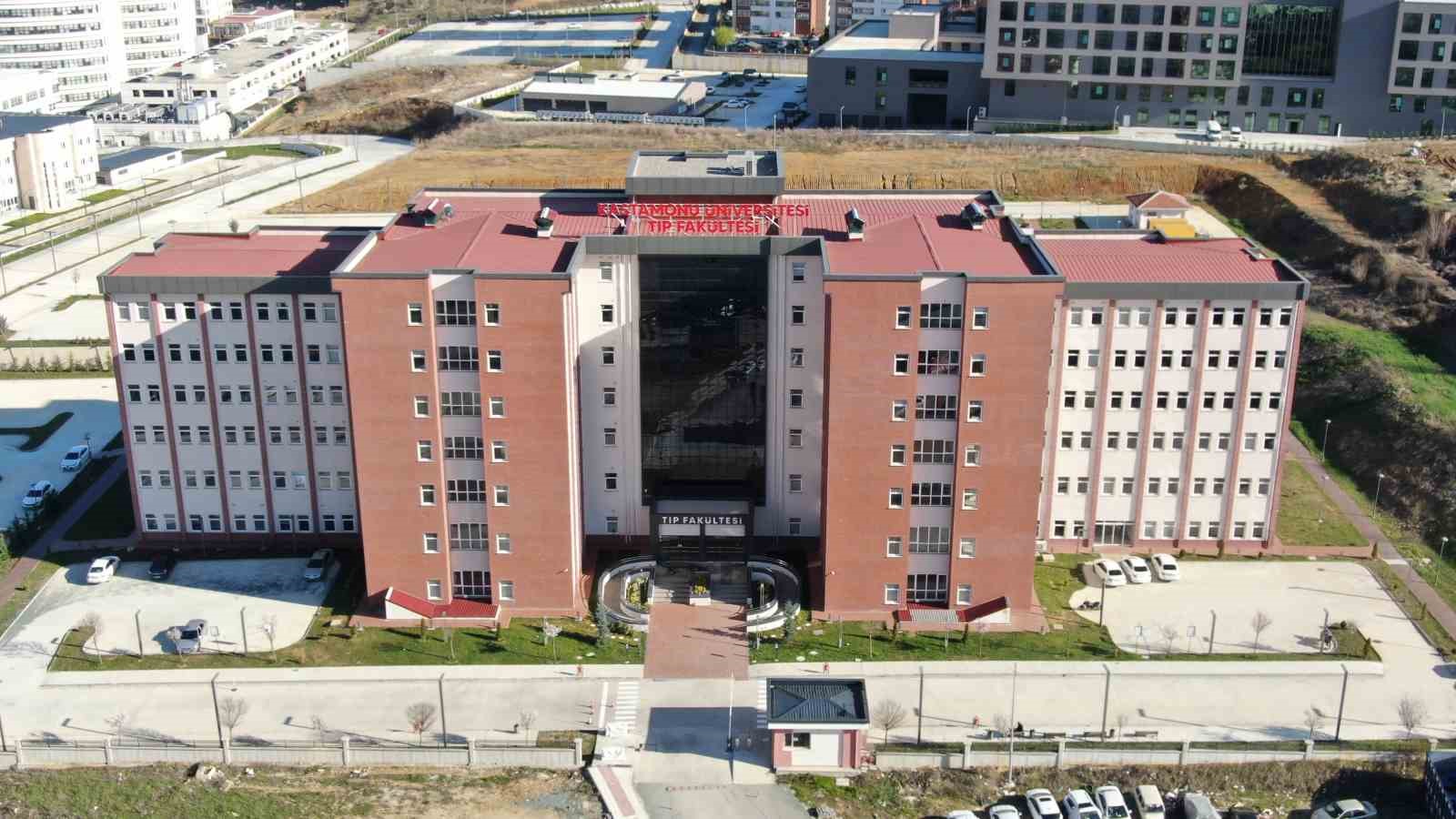 Kalça protezi ameliyatlarını kolaylaştıracak cerrahi alet tescillendi
?v=1