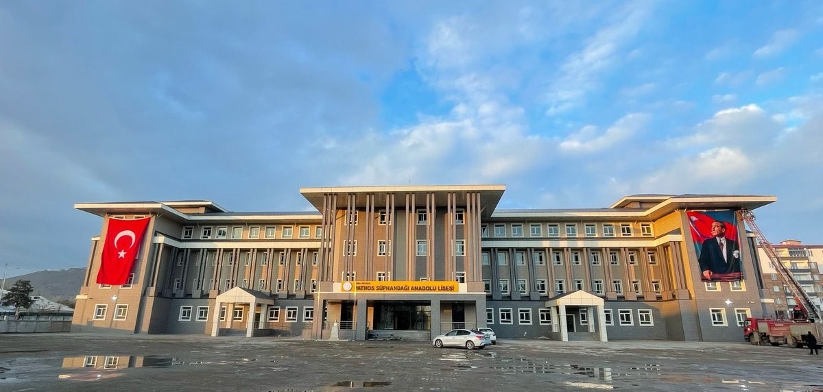 Patnos’ta tehdit içeren yorum yapan şahıs tutuklandı
?v=1