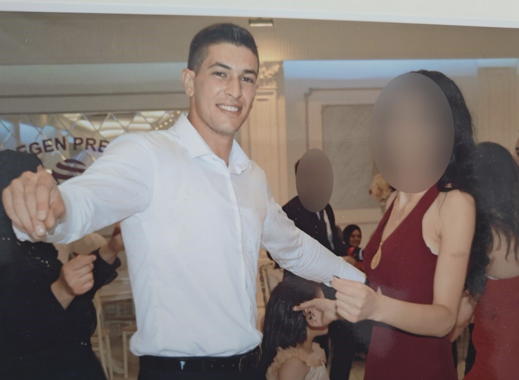 Düğün gecesi şüpheli şekilde ölen uzman çavuşun eşinin yargılanmasına başlandı
?v=1