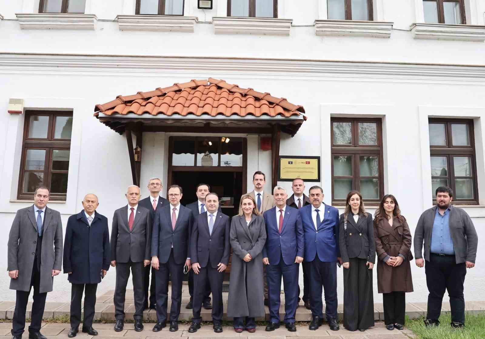 Bakan Bolat’tan Kosova’da KFOR Karargahı’na ziyaret
?v=1