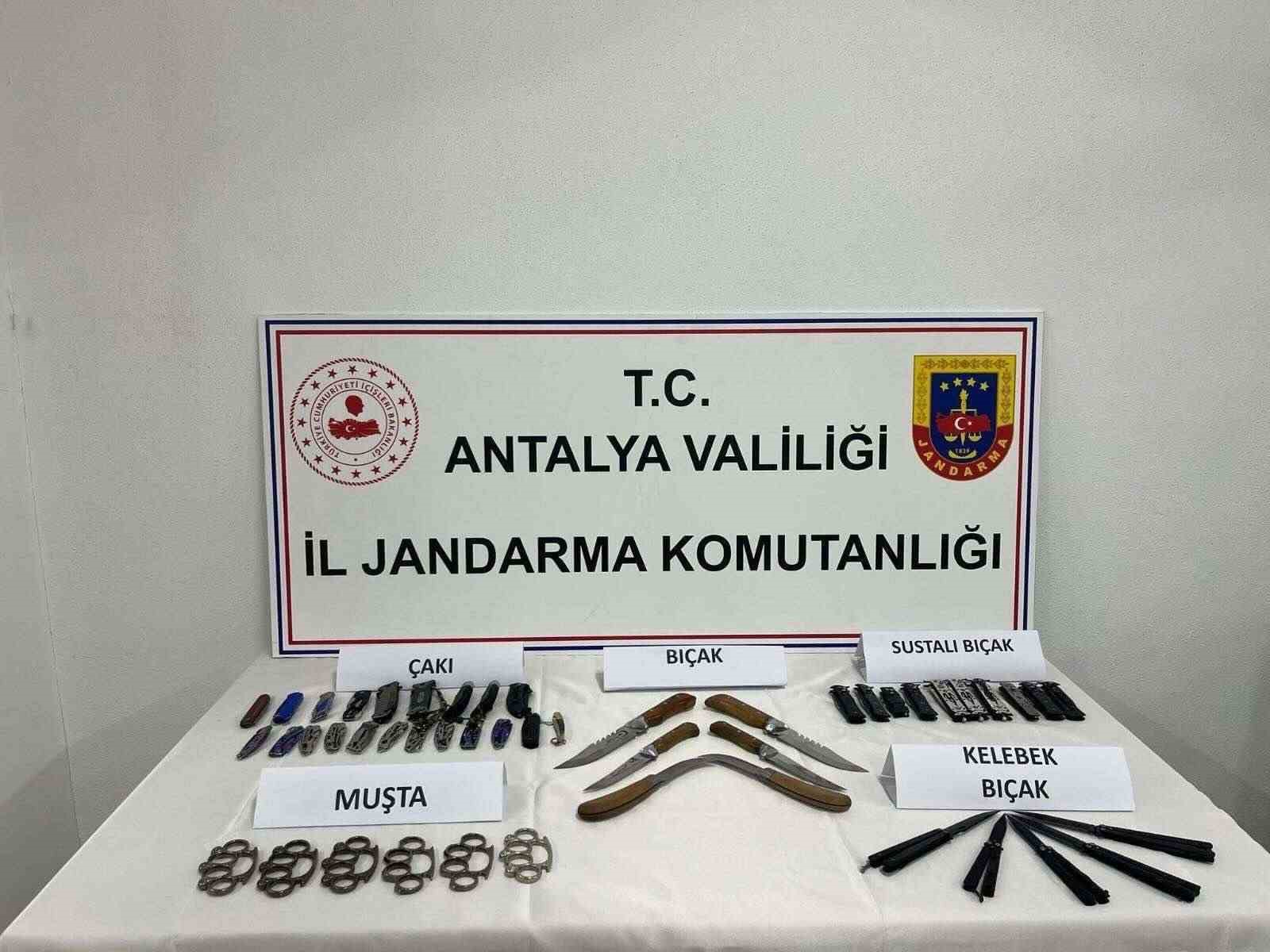 Okul çevrelerinde tehlikeli satışa jandarma müdahalesi
?v=1