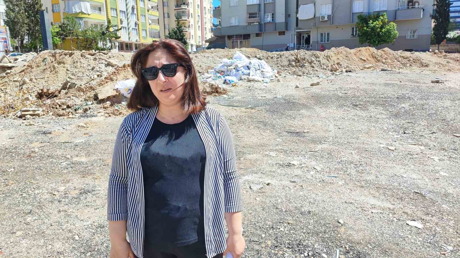 Depremde anne ve babasını kaybeden kadından Alpargün Apartmanı kararına tepki
?v=1