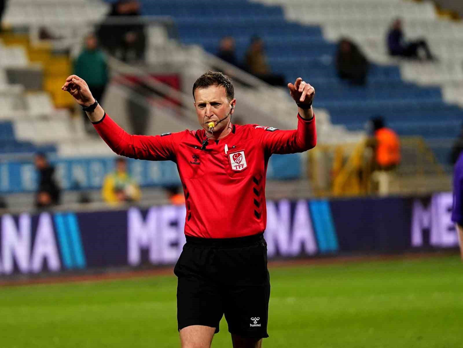 Galatasaray - Fenerbahçe derbisinin hakemi Yasin Kol oldu
?v=1