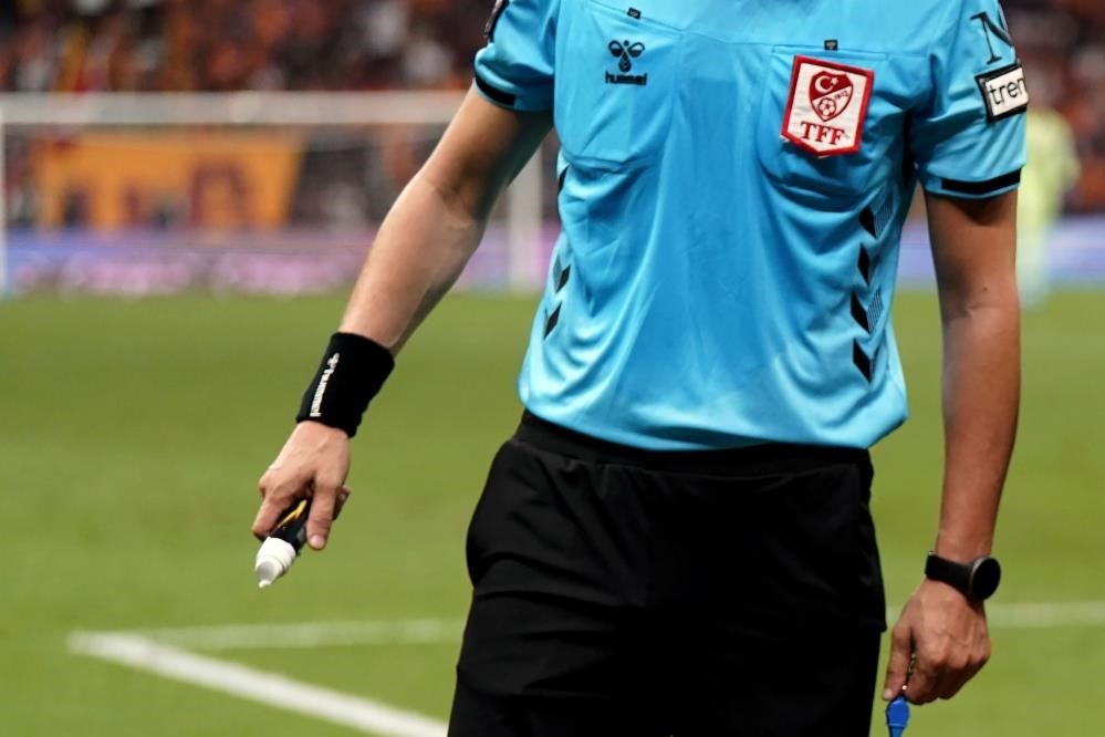 Gençlerbirliği - Kocaelispor maçında Mehmet Türkmen düdük çalacak
?v=1