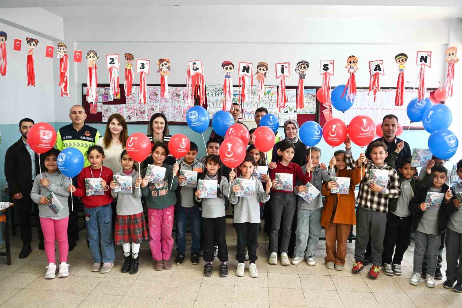 Jandarmadan çocuklara 23 Nisan sürprizi
?v=1