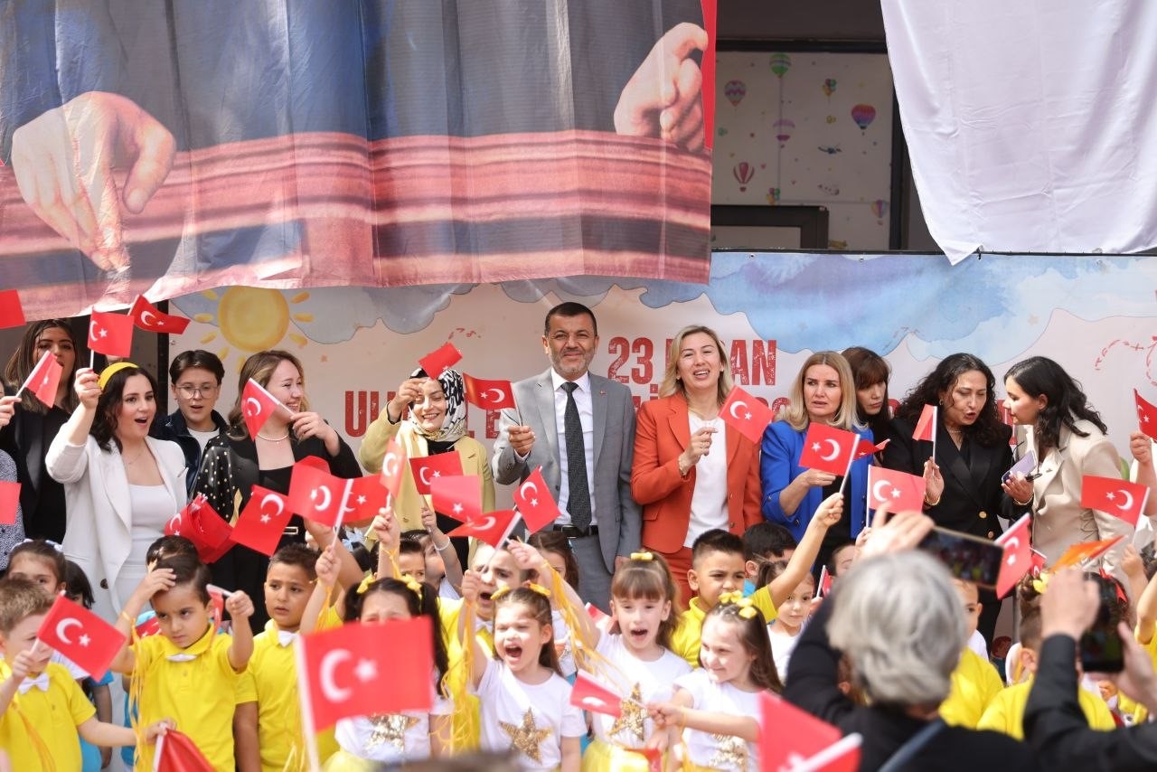 Başkan Çavuşoğlu:  Şehrin kaynaklarını çocuklarımız için seferber ediyoruz 
?v=1