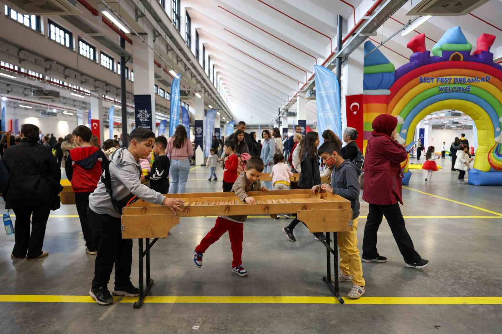 Başkan Çerçioğlu’ndan çocuklara 23 Nisan hediyesi
?v=1