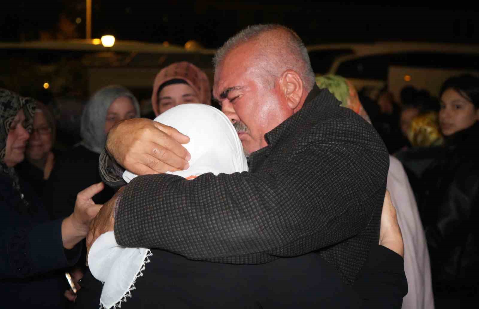 Yılların hasreti sona erdi, hacı adayları kutsal topraklara uğurlandı
?v=1