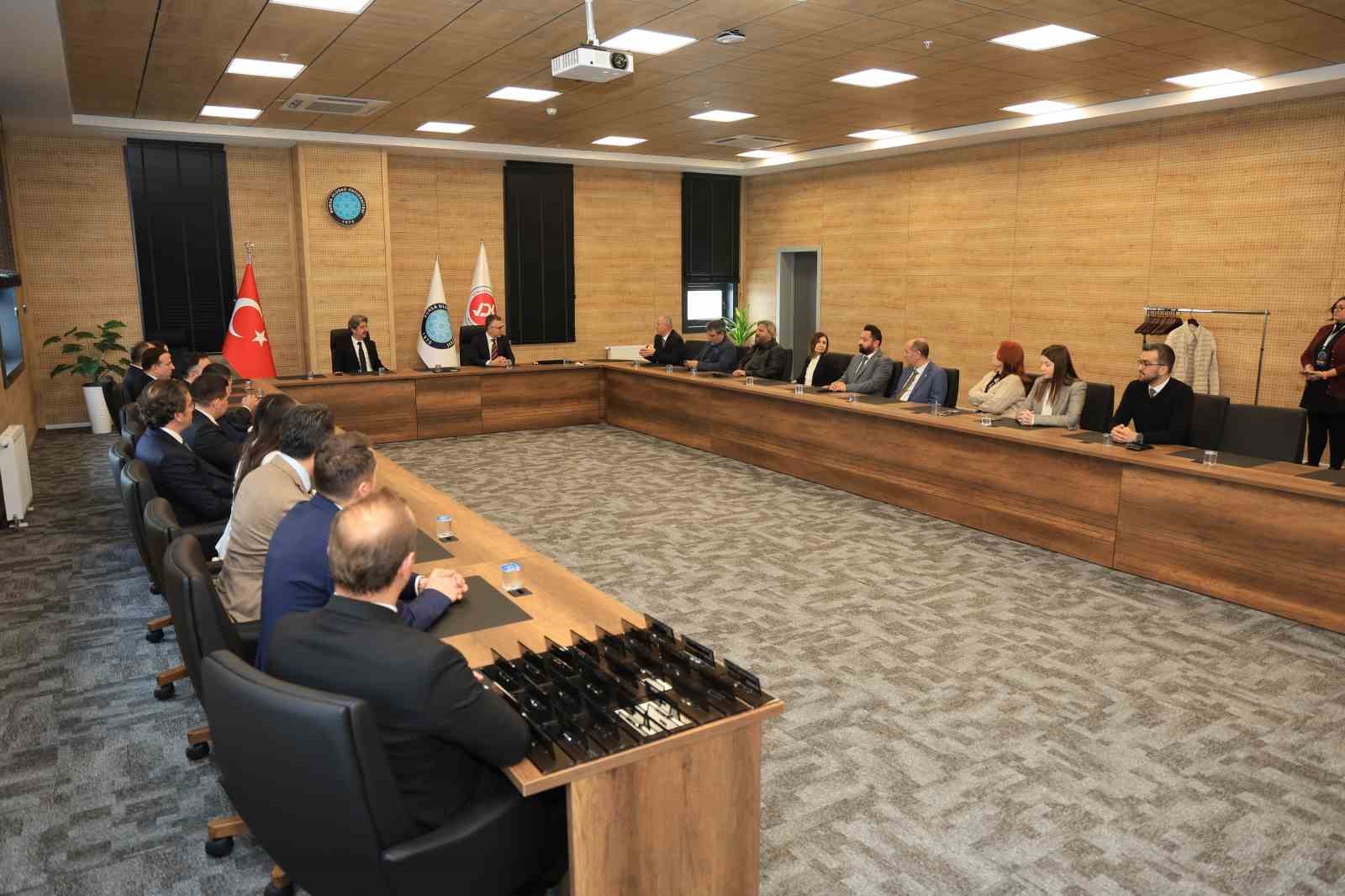 BUÜ’den Vergi Denetim Kuruluna akademik destek
?v=1