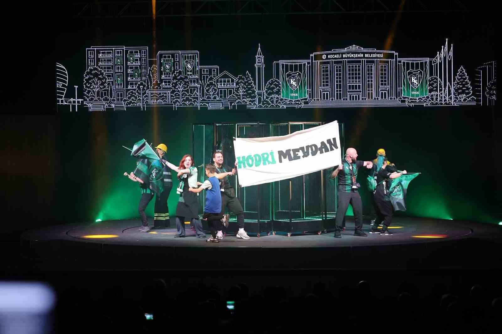 Kocaelispor’un 60. yılında  Efsane Forma  tiyatro oyunu sahnelendi
?v=1