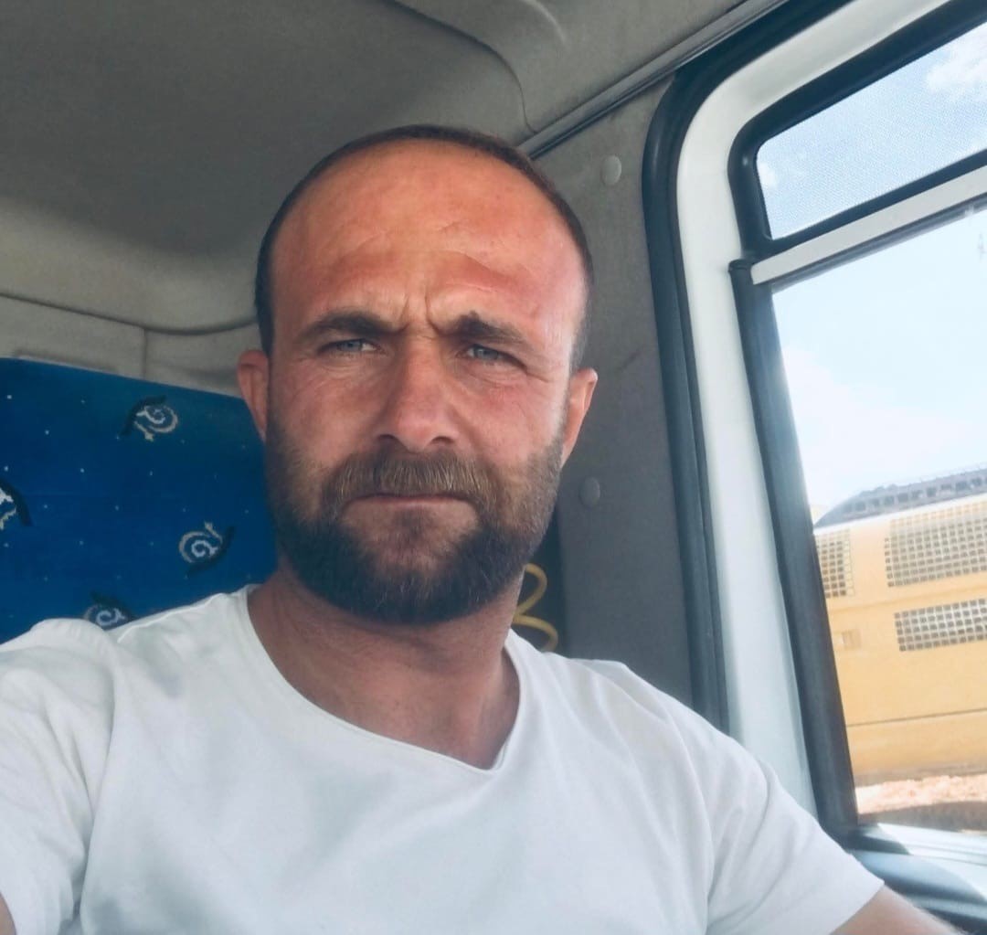 Mardin’de kamyon ile tırın çarpıştığı kazada sürücü hayatını kaybetti
?v=1