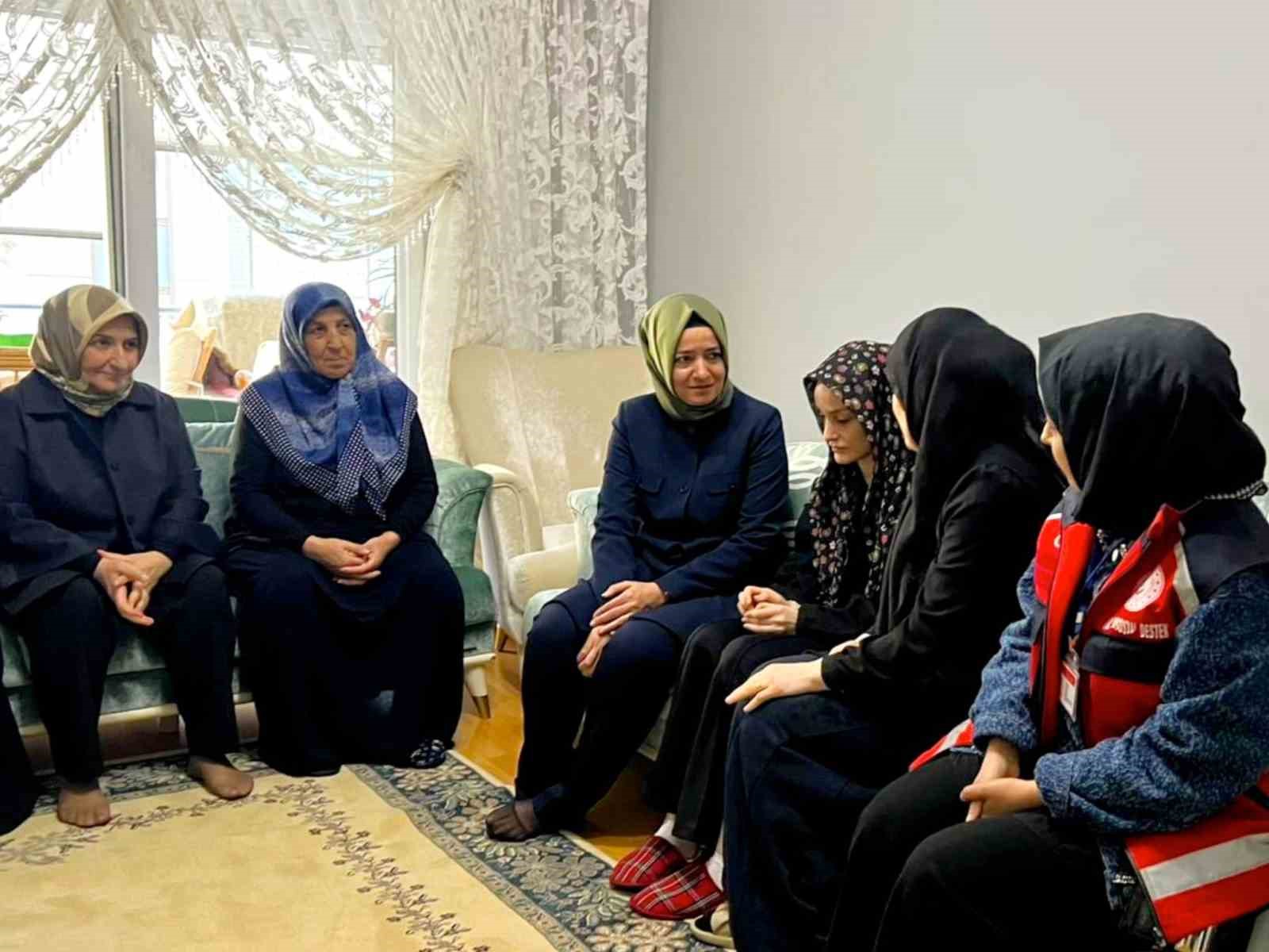 AK Parti Genel Başkan Yardımcısı Kaya, Kahramanmaraş’ta öğrencilerin aileleriyle bir araya geldi
?v=1