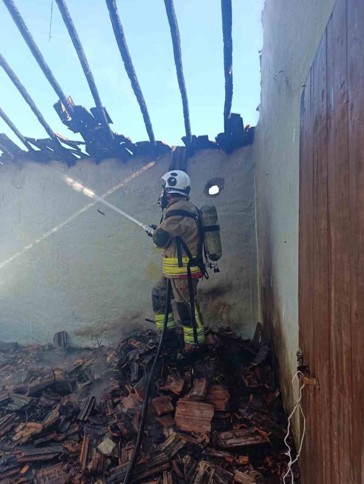 Reyhanlı’da müstakil ev yandı
?v=1