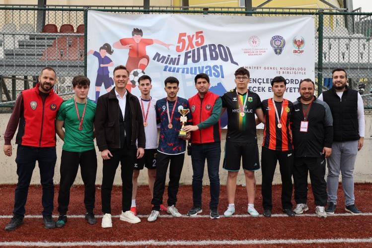 Bilecik’te 5x5 Futbol Turnuvası sona erdi
?v=1