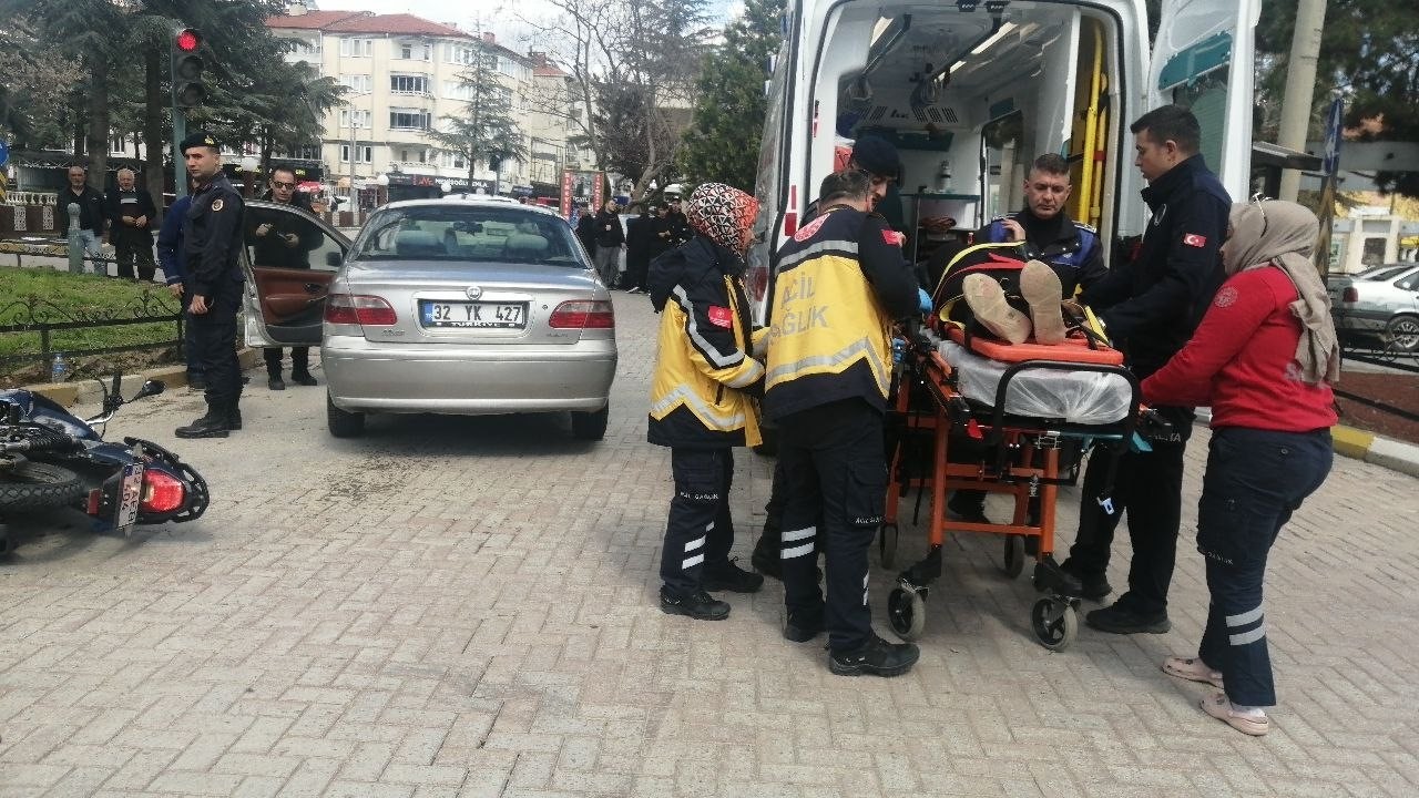 Isparta’da otomobil ile motosiklet çarpıştı: 2 yaralı
?v=1