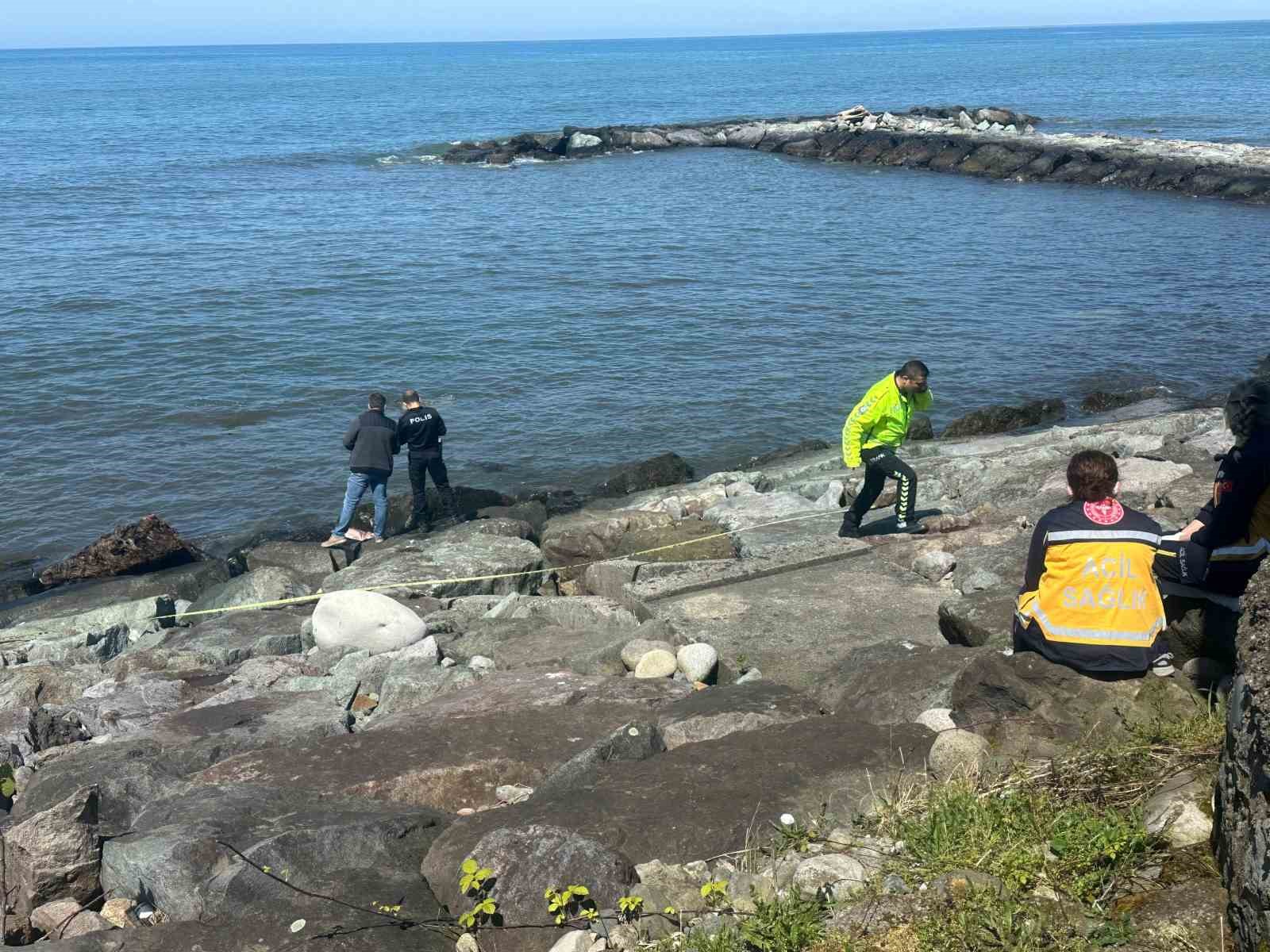Rize’de kıyıya vuran erkek cesedi bulundu
?v=1
