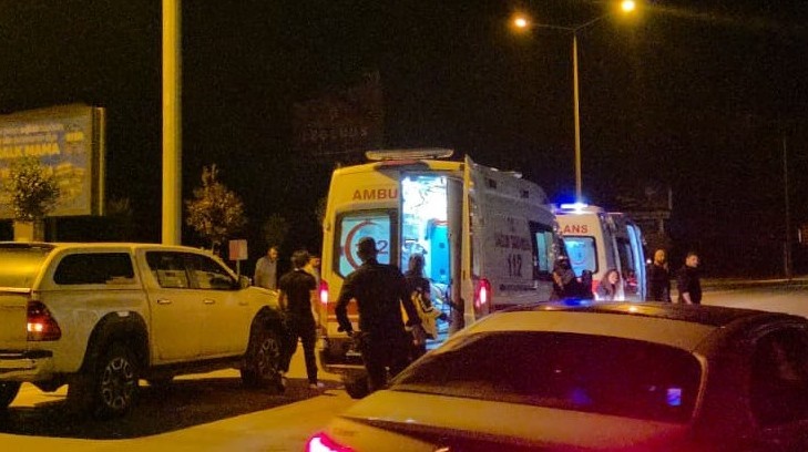 Muratpaşa’da otomobil ile motosiklet çarpıştı: 2 yaralı
?v=1