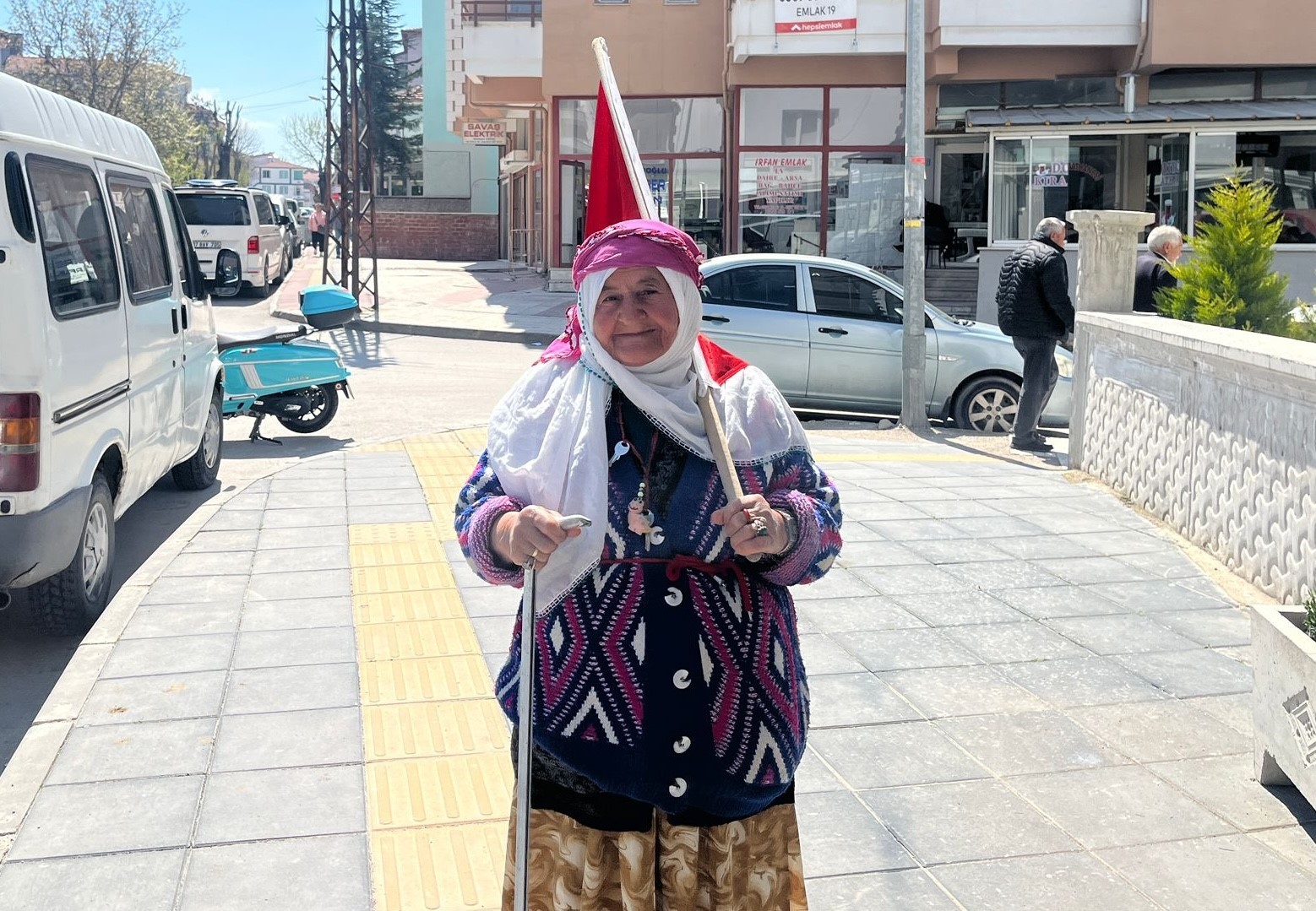 75 yaşındaki Satı teyzenin bayrak sevgisi
?v=1