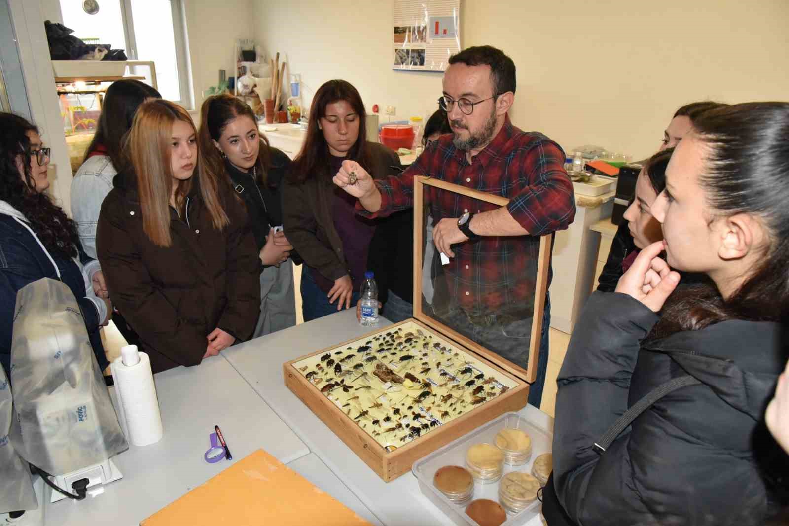 Üniversite adayı öğrenciler Düzce Üniversitesi’ni inceledi
?v=1