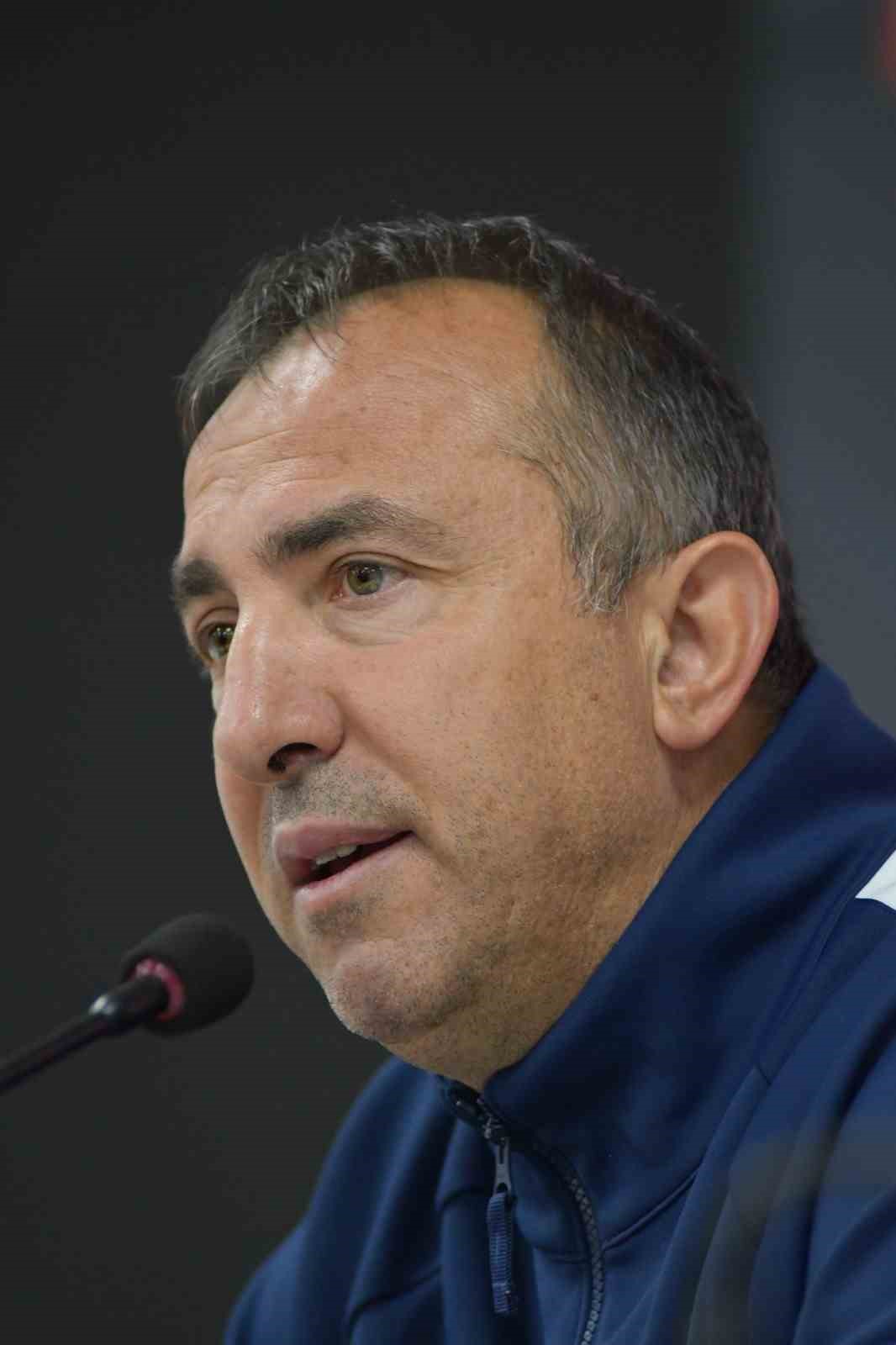 Recep Uçar:  İki tane kırılma anı bizim puan almadan gitmemize sebebiyet verdi 
?v=1