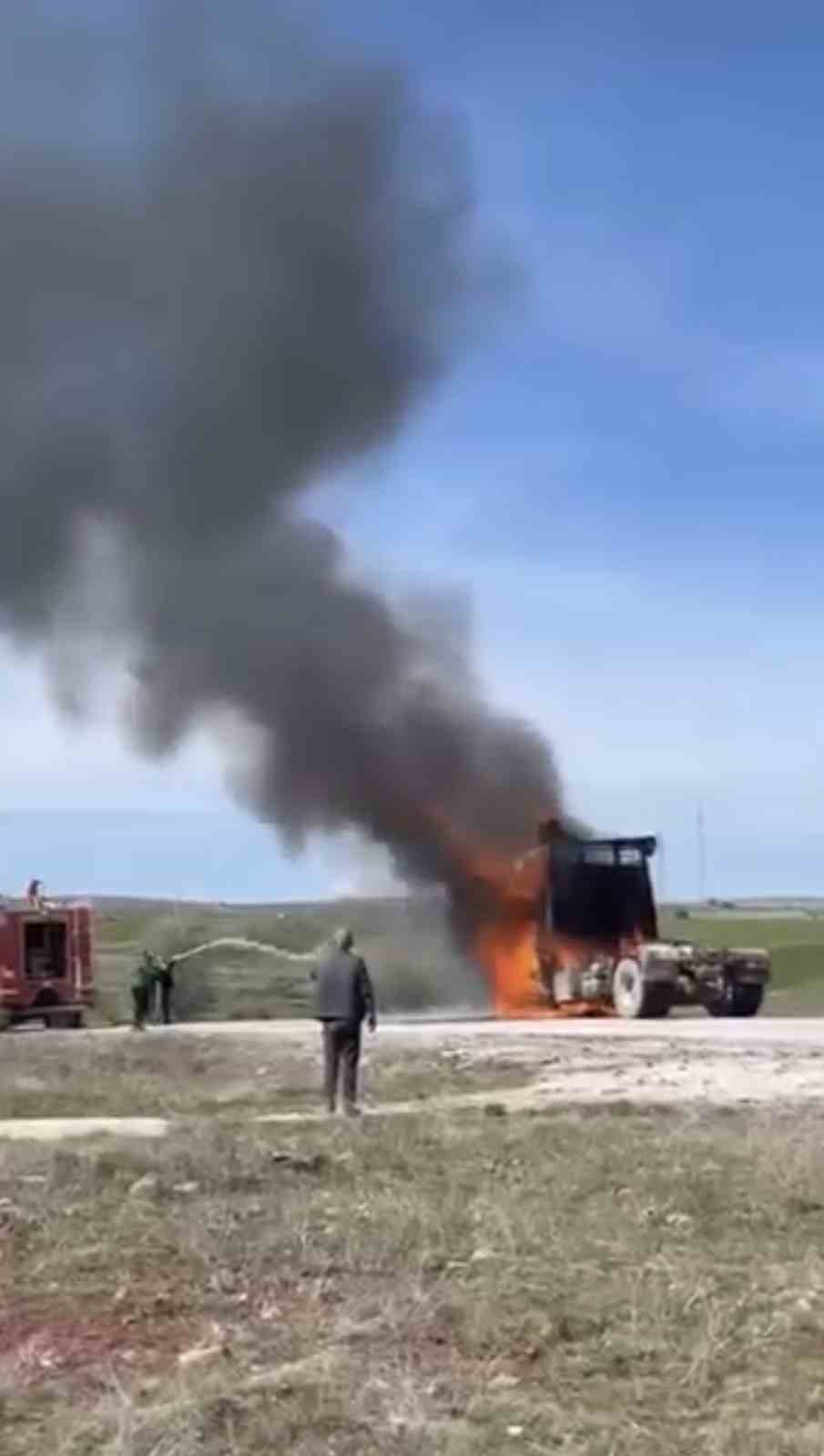 Alevlere teslim olan tır küle döndü
?v=1