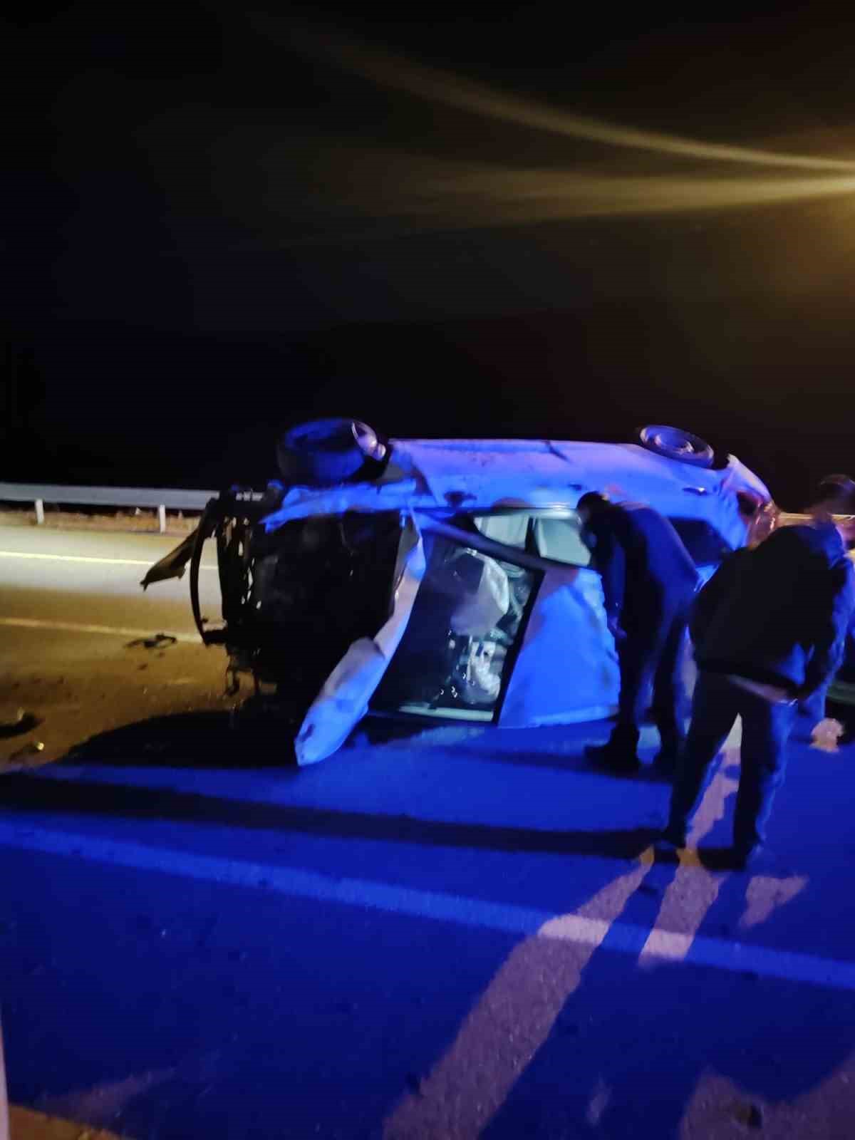 Kontrolden çıkan otomobil yan yattı
?v=1