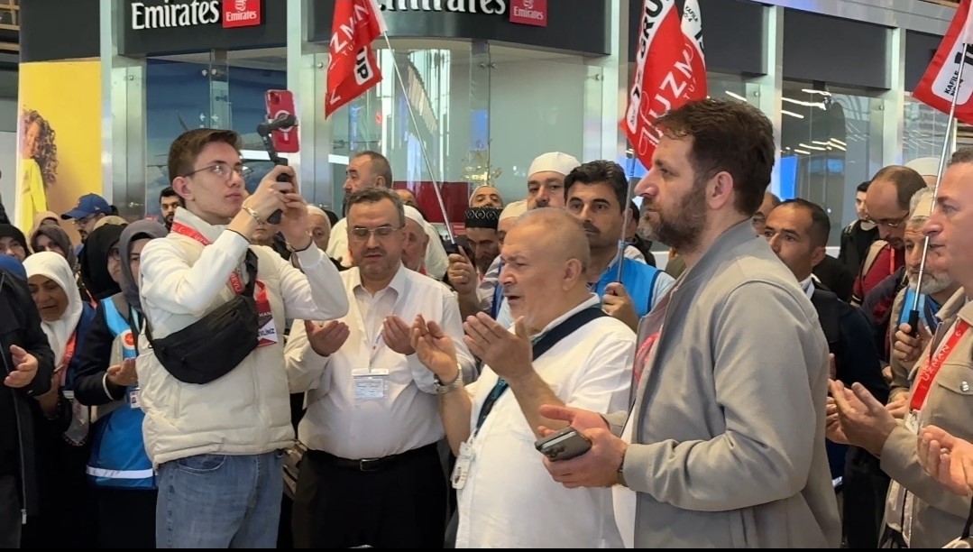Hac kafilesi İstanbul Havalimanı’ndan kutsal topraklara dualarla uğurlandı
?v=1