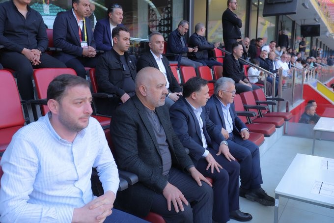 Kayserispor eski Başkanı Ali Çamlı:  Kayserispor’umuz için birlik oluyoruz 
?v=1