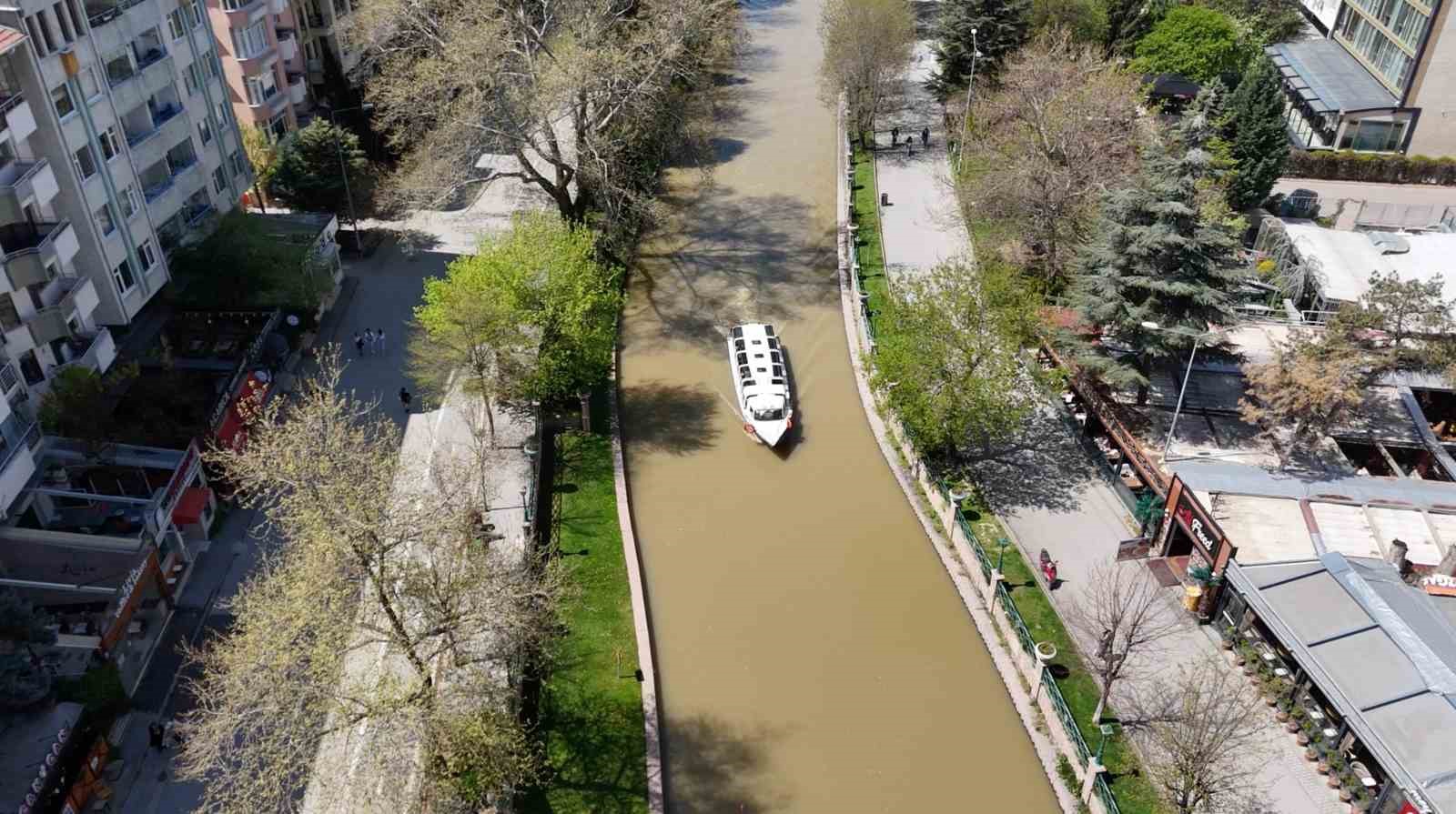 Porsuk Çayı kahverengiye döndü
?v=1