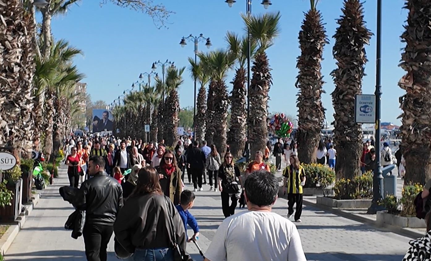 Silivri’de güneşli havayı fırsat bilenler sahile akın etti
?v=1