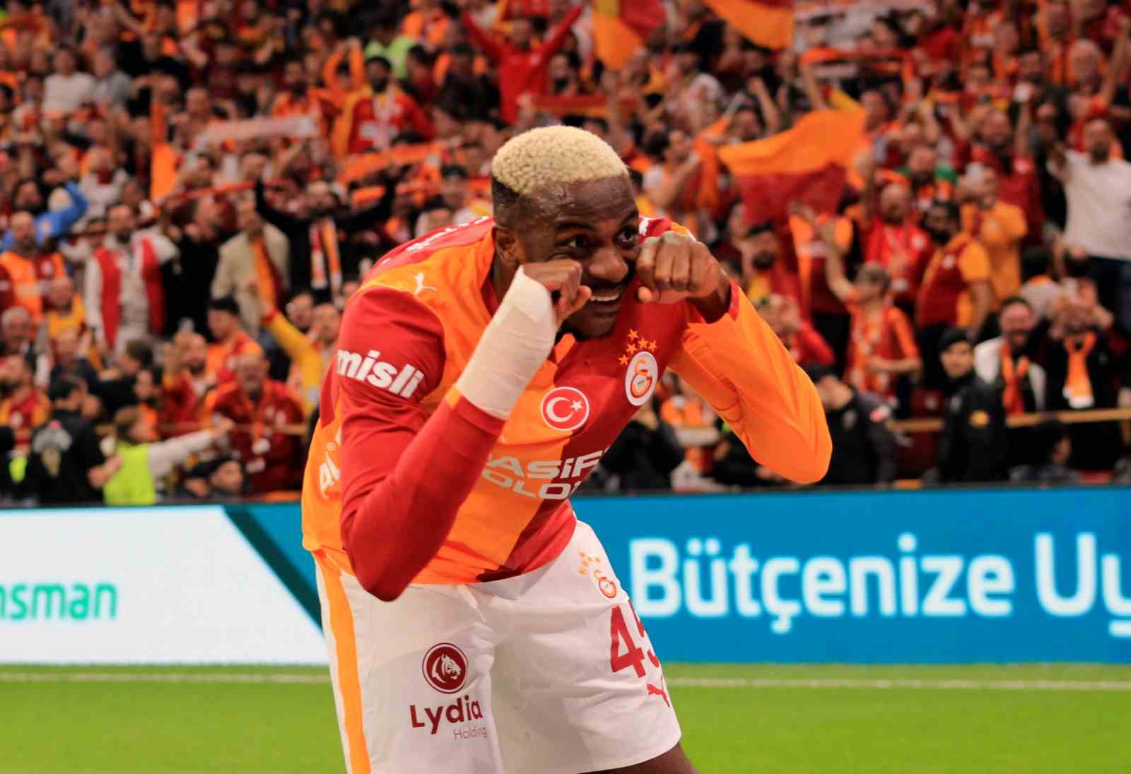 Victor Osimhen bu sezonki 20. golünü attı
?v=1