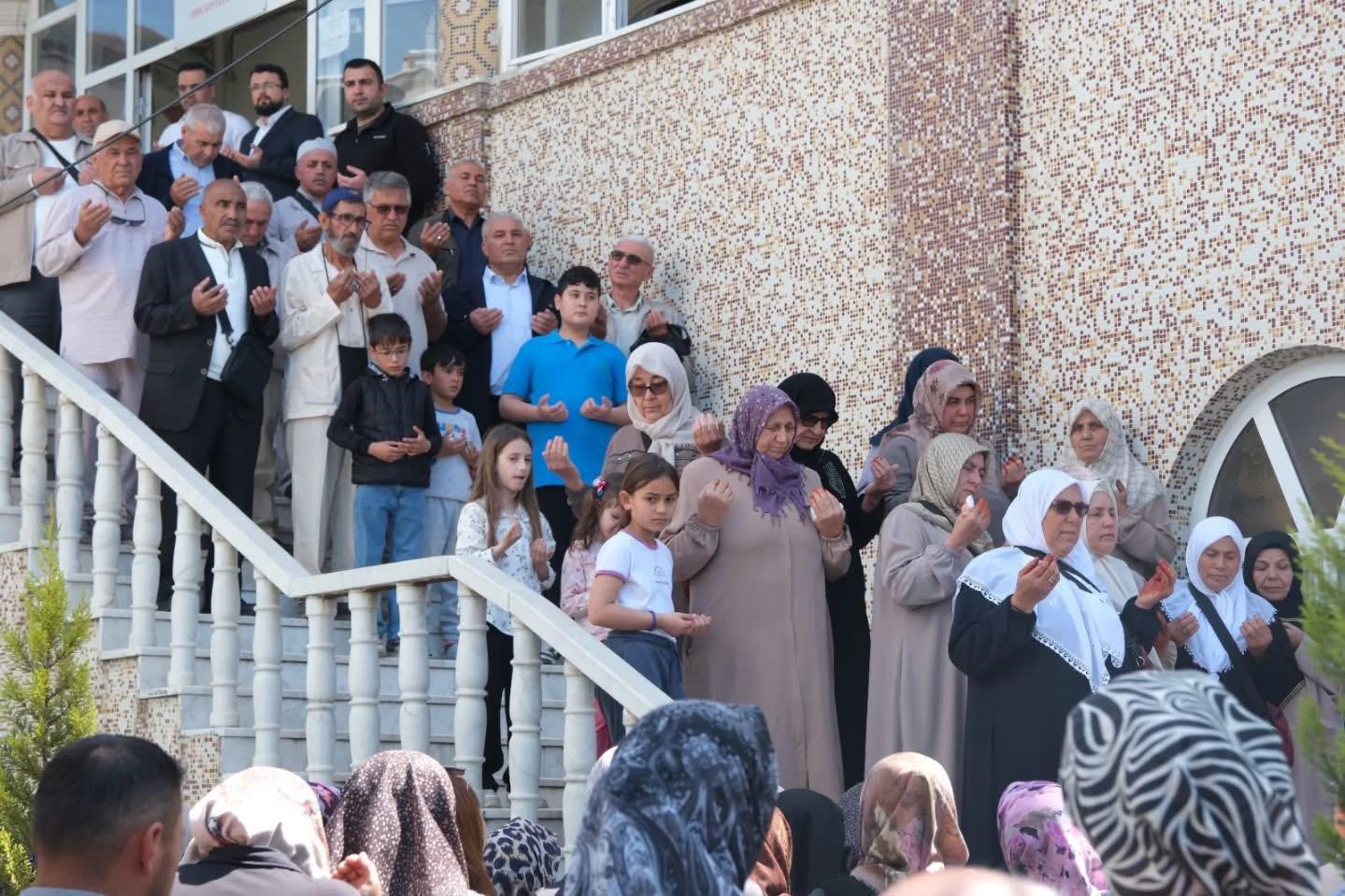 Hacı adayları dualarla kutsal topraklara uğurlandı
?v=1