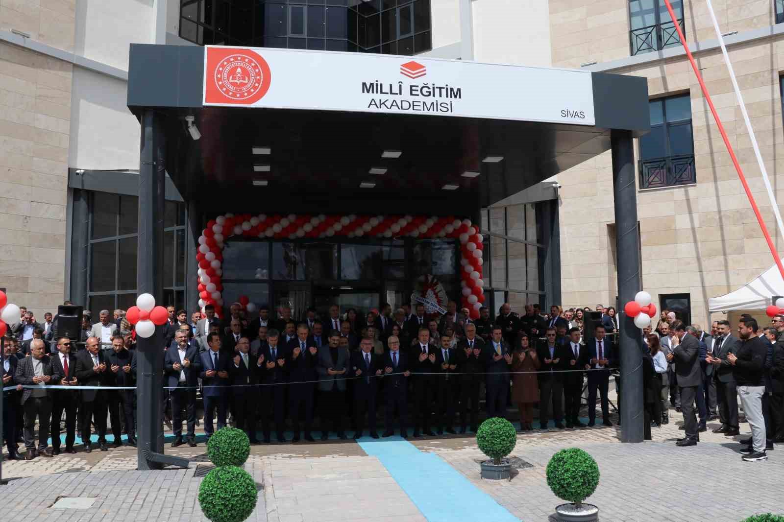 Geleceğin öğretmenleri bu akademide yetişiyor
?v=1