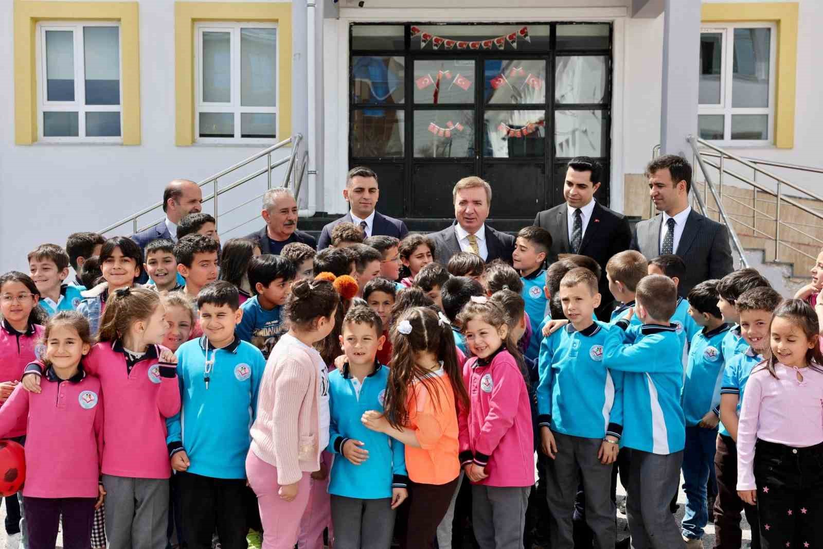 Vali Aydoğdu:  Modern spor alanları çocuklar için önemli 
?v=1