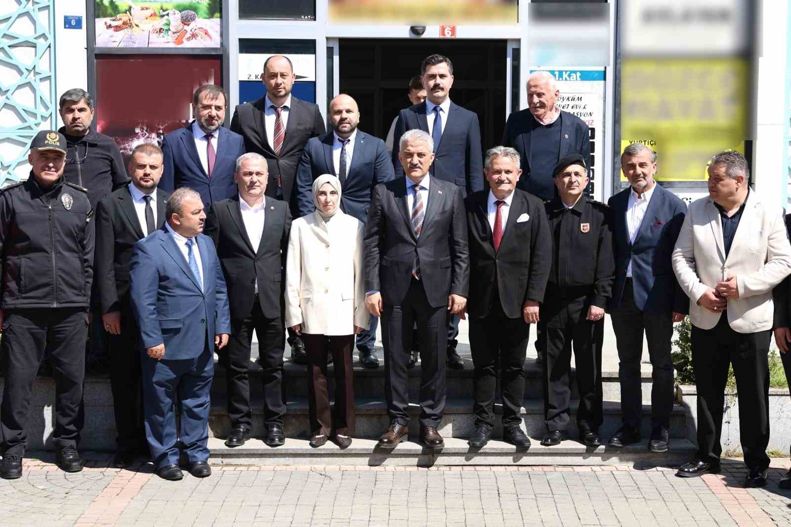 Vali Makas’tan Cumayeri’ne sorunları yerinde dinledi
?v=1