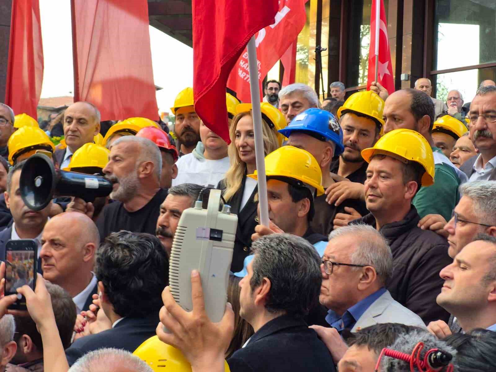 Ankara’da madencilerin eylemi uzlaşmayla son buldu
?v=1