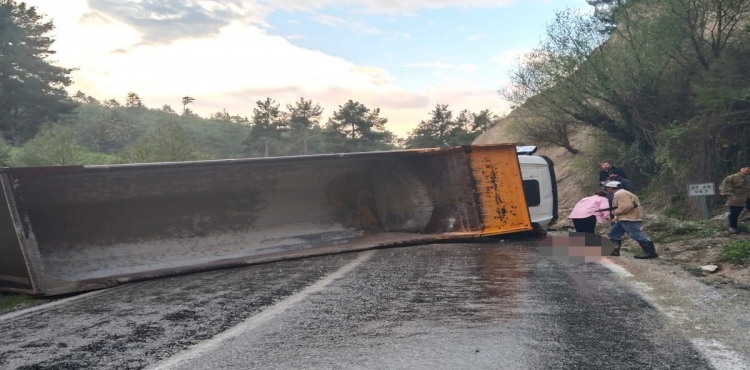 Denizli’de hafriyat kamyonu devrildi: 1 ölü?v=1