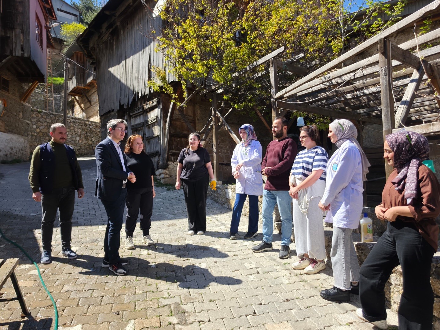 Kaymakam Arıkan’dan Apçağa köyünde restorasyon çalışmaları incelemesi
?v=1