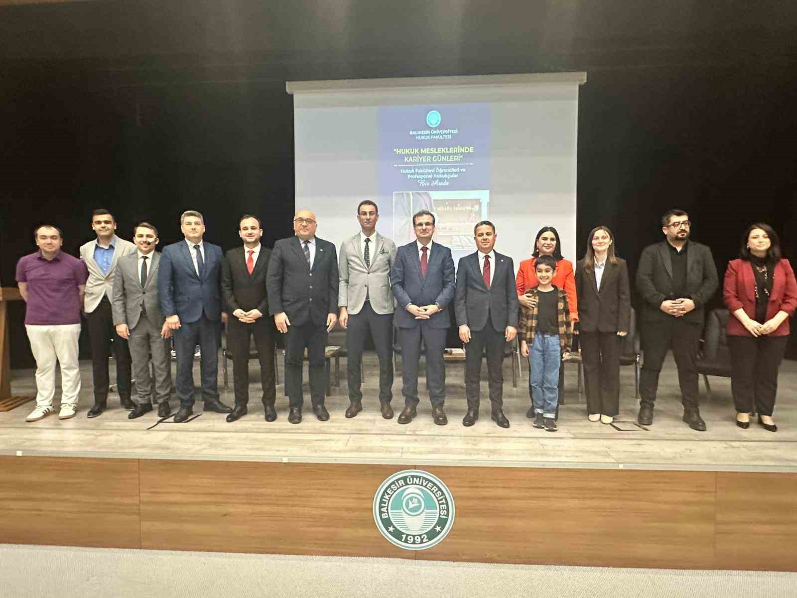 Salihli Kaymakamı Güldoğan, geleceğin hukukçularıyla buluştu
?v=1