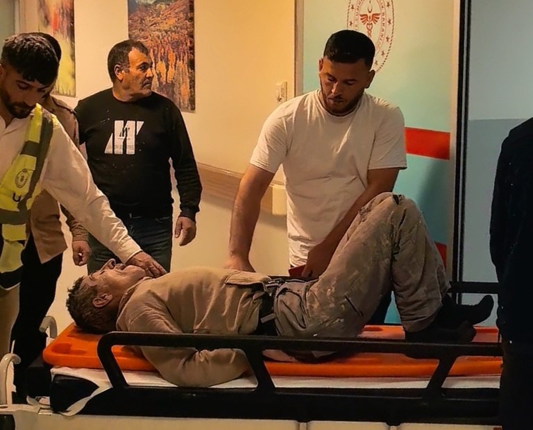 Duvardan düşen işçi yaralandı
?v=1