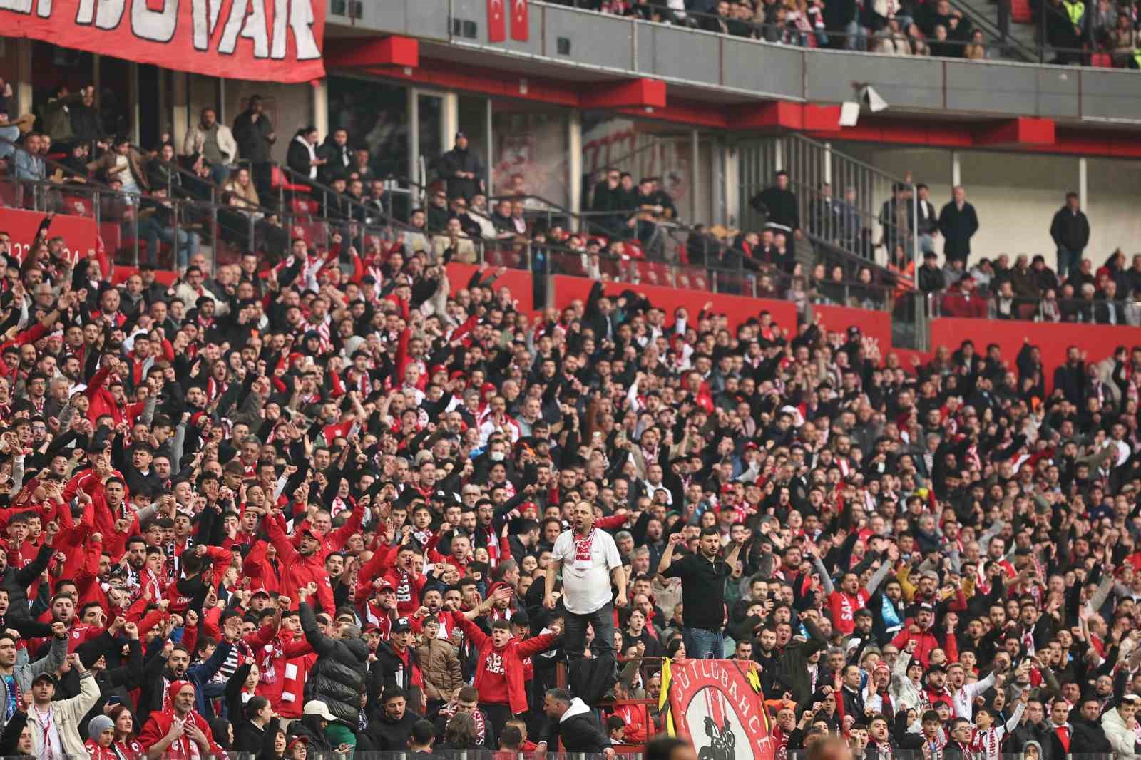 Samsunspor taraftar gruplarından, PFDK’ya tepki:
?v=1