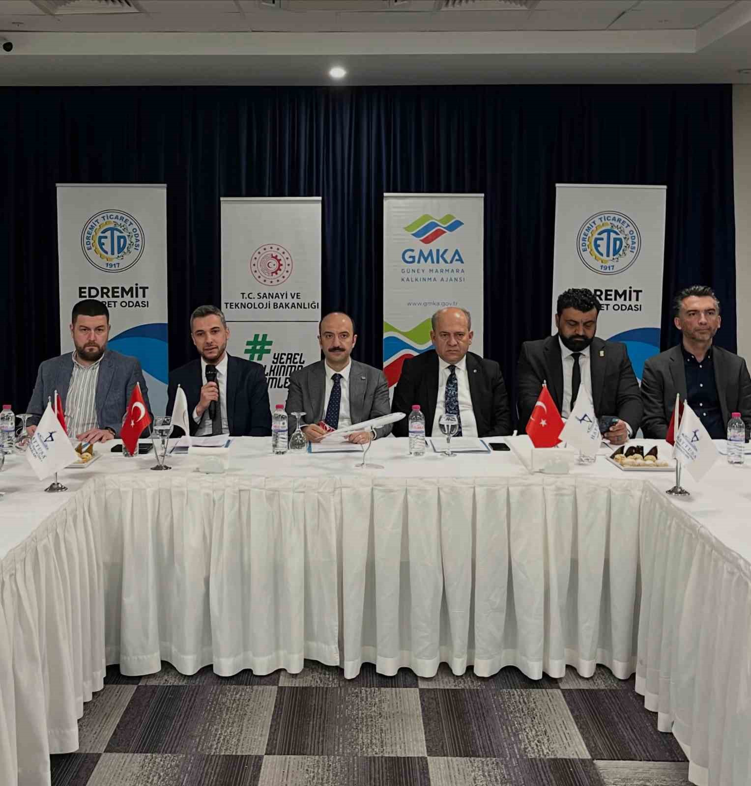 Edremit’te stratejik zirve
?v=1