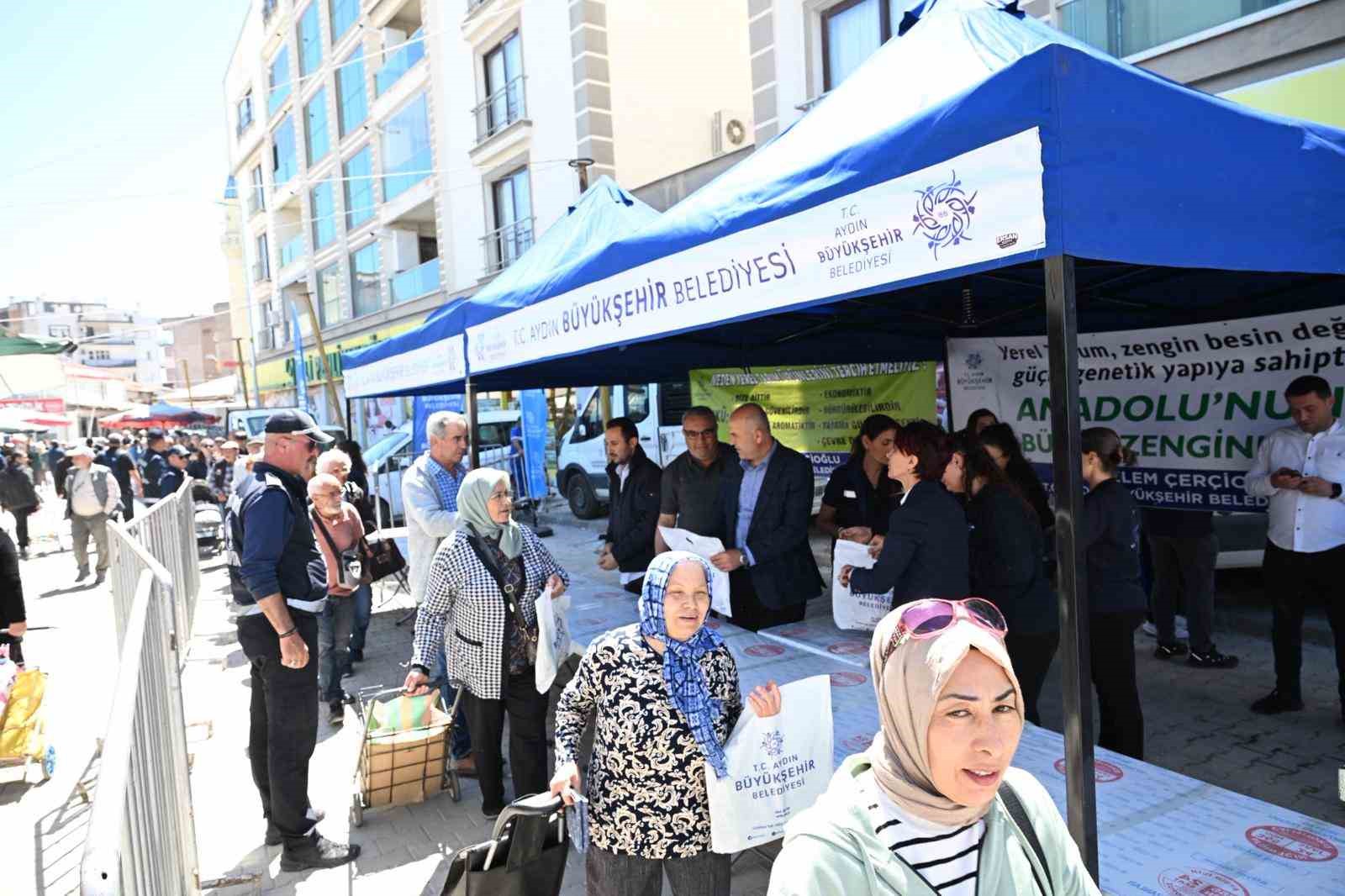 Aydın Büyükşehir Belediyesi Söke’de binlerce fideyi vatandaşlarla buluşturdu
?v=1