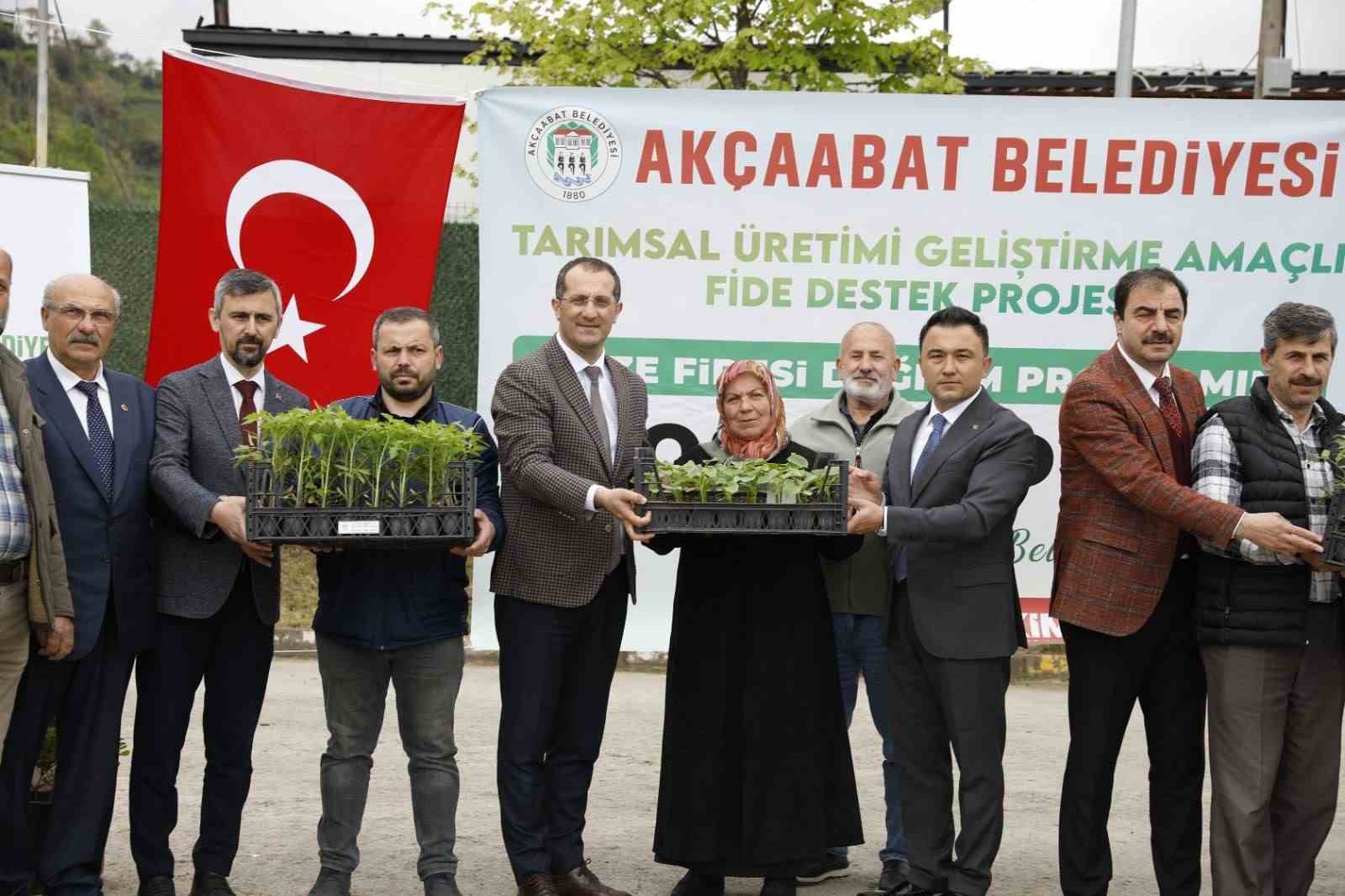 Akçaabat’ta üreticilere 25 bin sebze fidesi dağıtıldı
?v=1