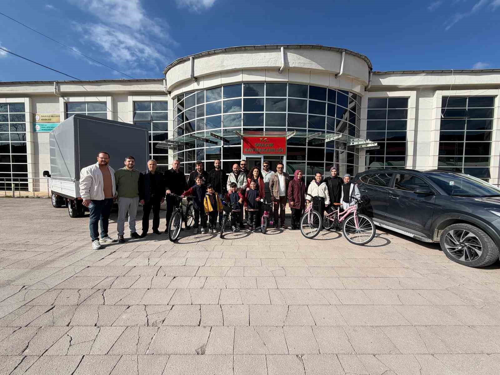 Ovacıklı öğrencilerin yüzü bisiklet desteğiyle güldü
?v=1