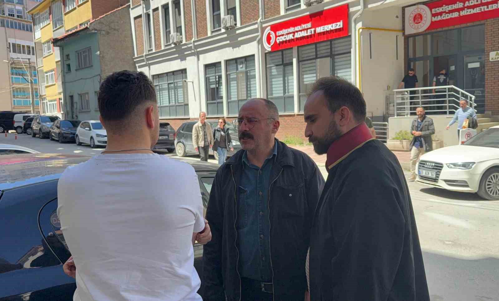 Akran zorbalığı davasında tahliye kararı tartışma çıkardı
?v=1