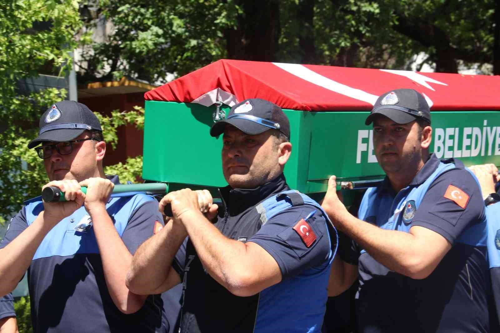 Fethiye’de Zabıta Personeli Ersoy’a duygusal veda
?v=1