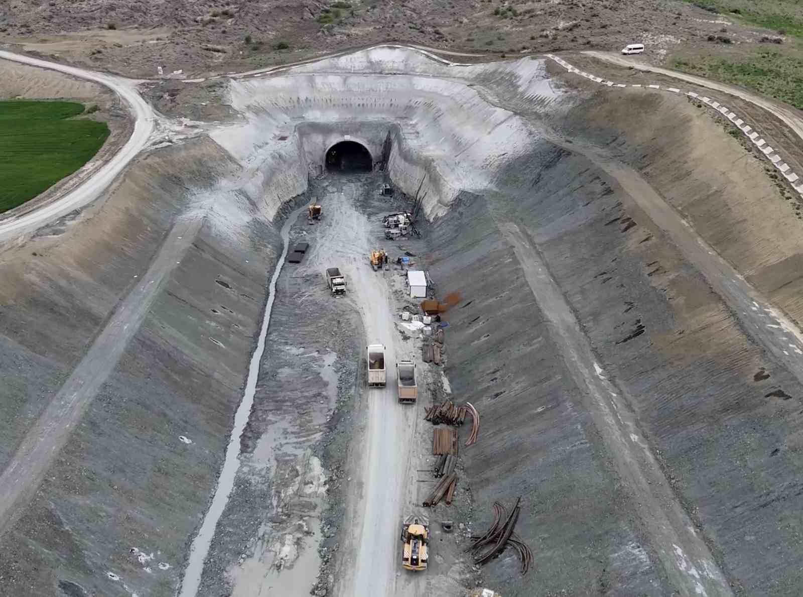 Ankara-Samsun Hızlı Tren Hattı’nın Delice-Çorum etabının yüzde 25’i tamamlandı
?v=1