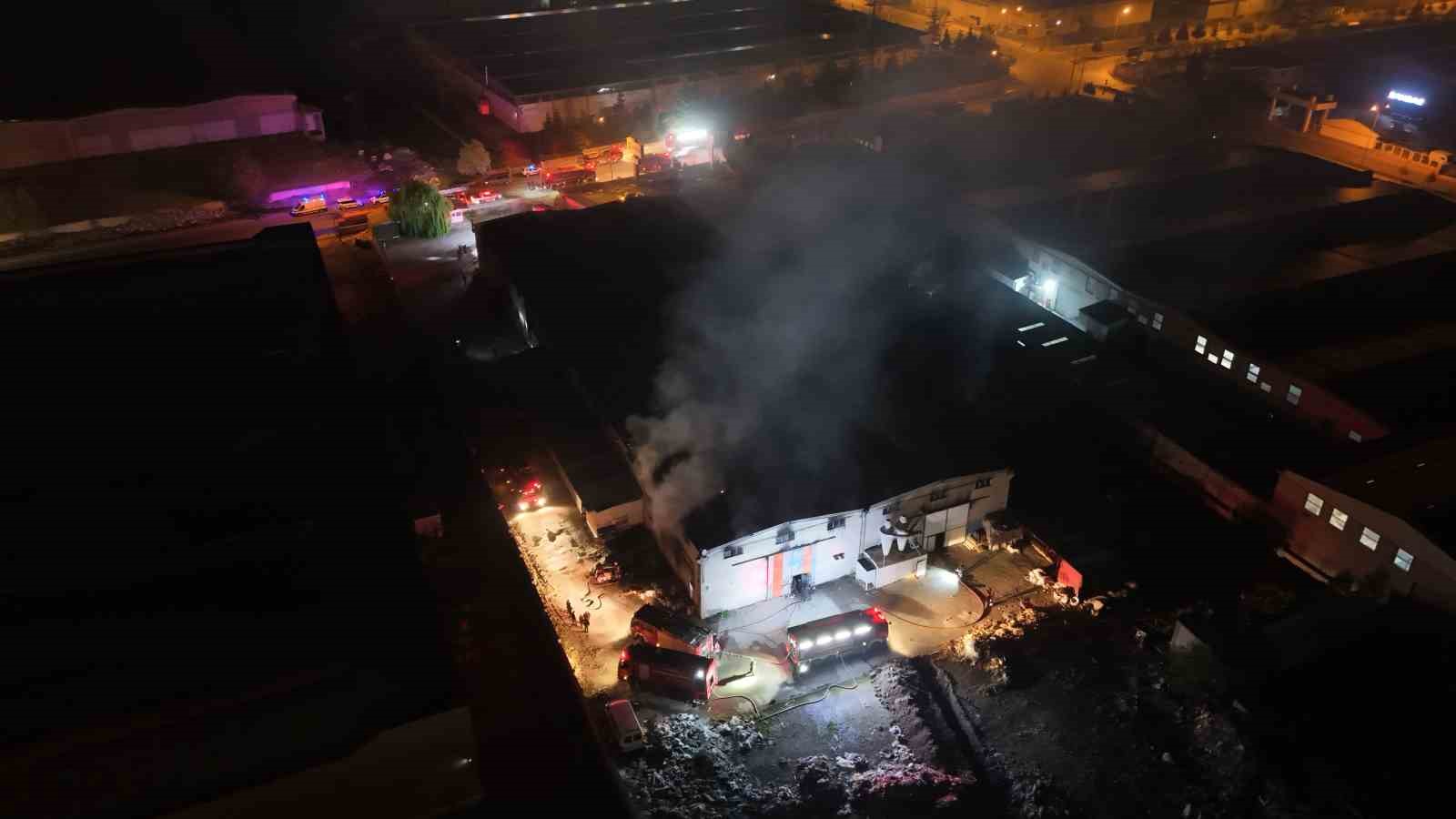 Kayseri’de sünger fabrikasında yangın
?v=1