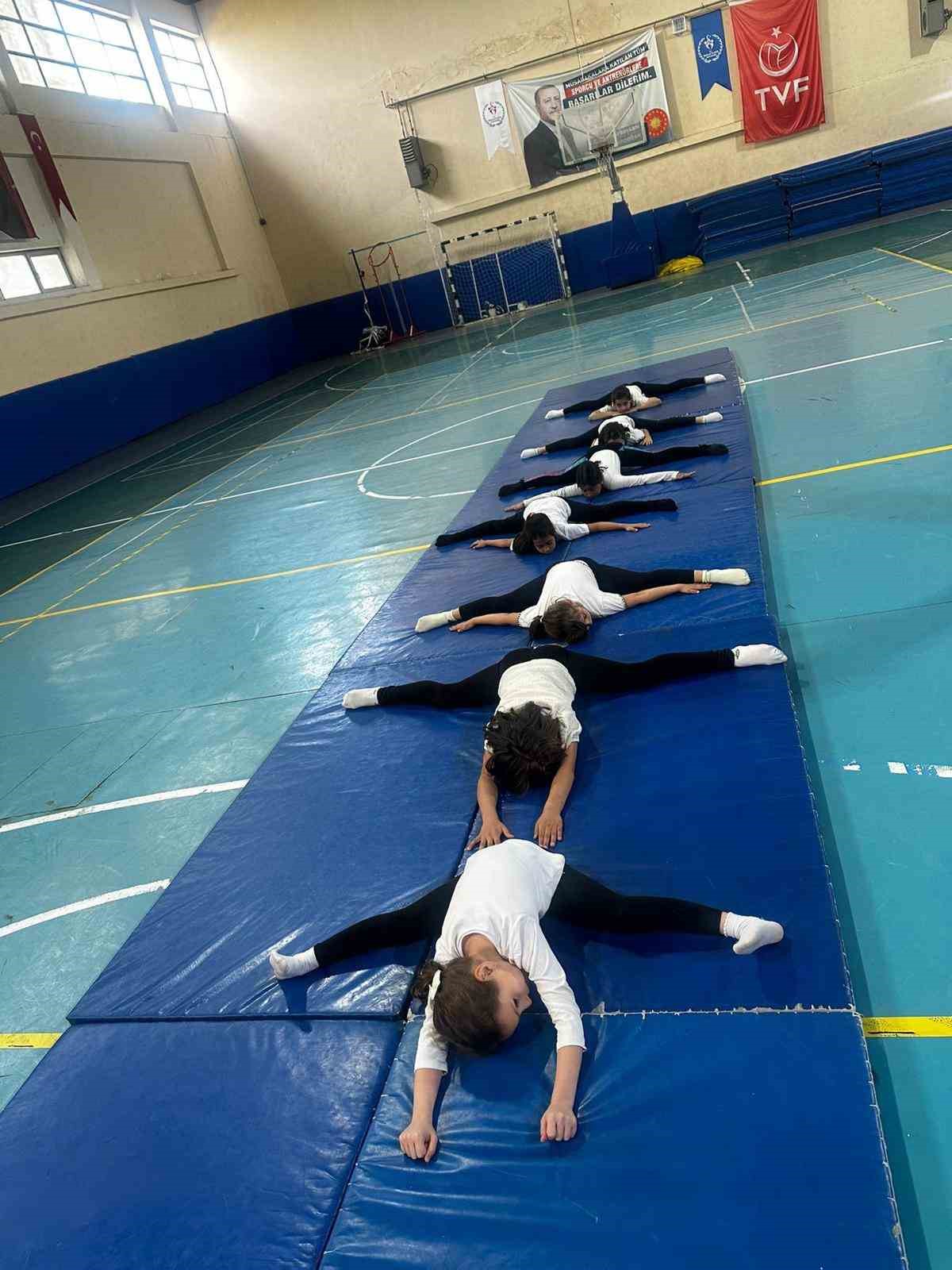 Geleceğin sporcuları antrenmanlarına devam ediyor
?v=1